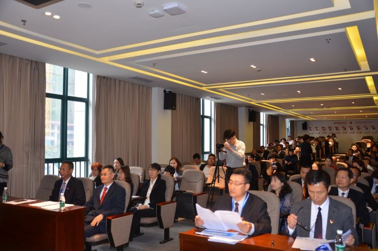 砥砺前行守初心 春华秋实负使命——高新发控公司召开2019年年终总结大会.jpg